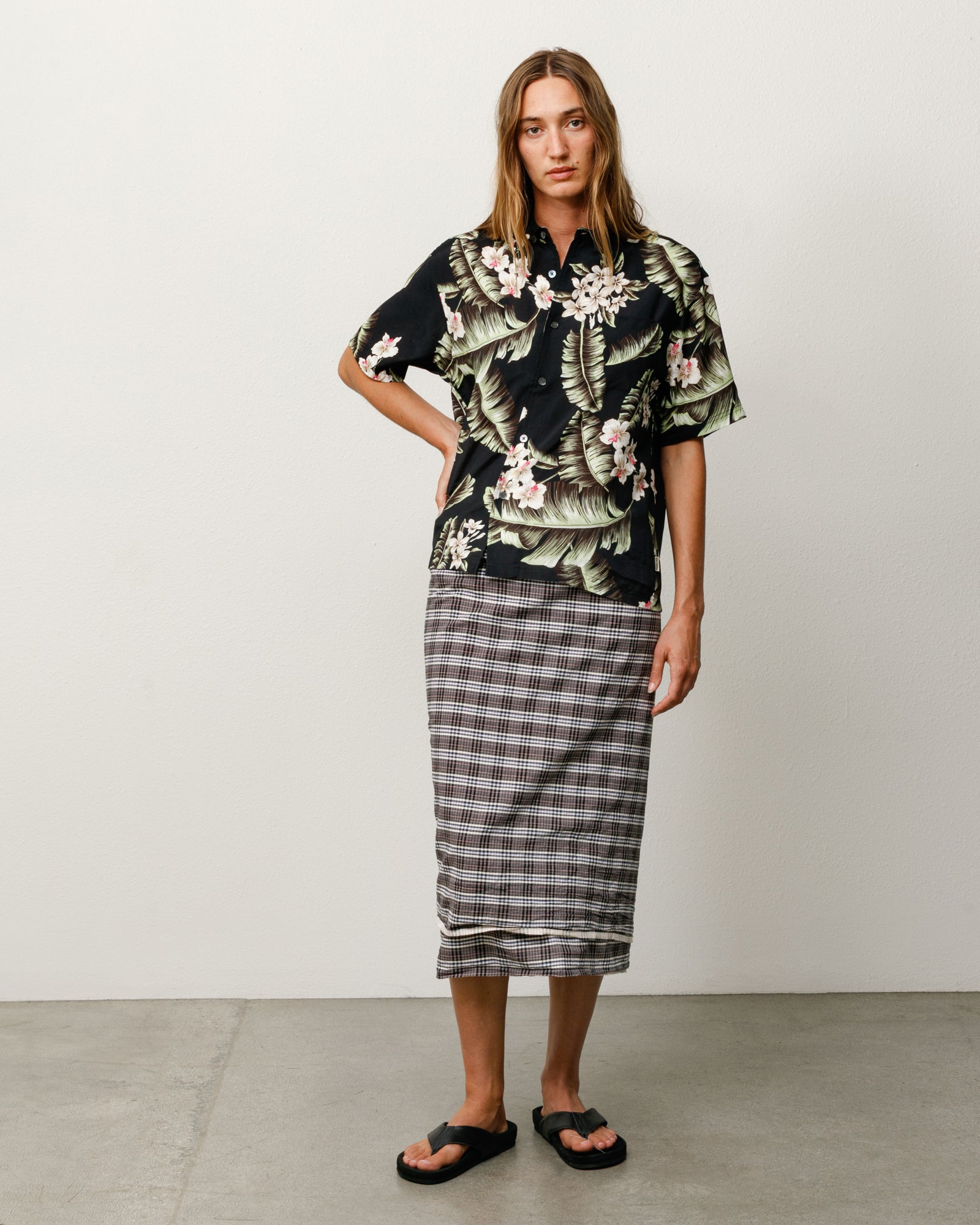 Hawaiian Floral Ss Shirt – Black | Tops & Shirts | Stüssy