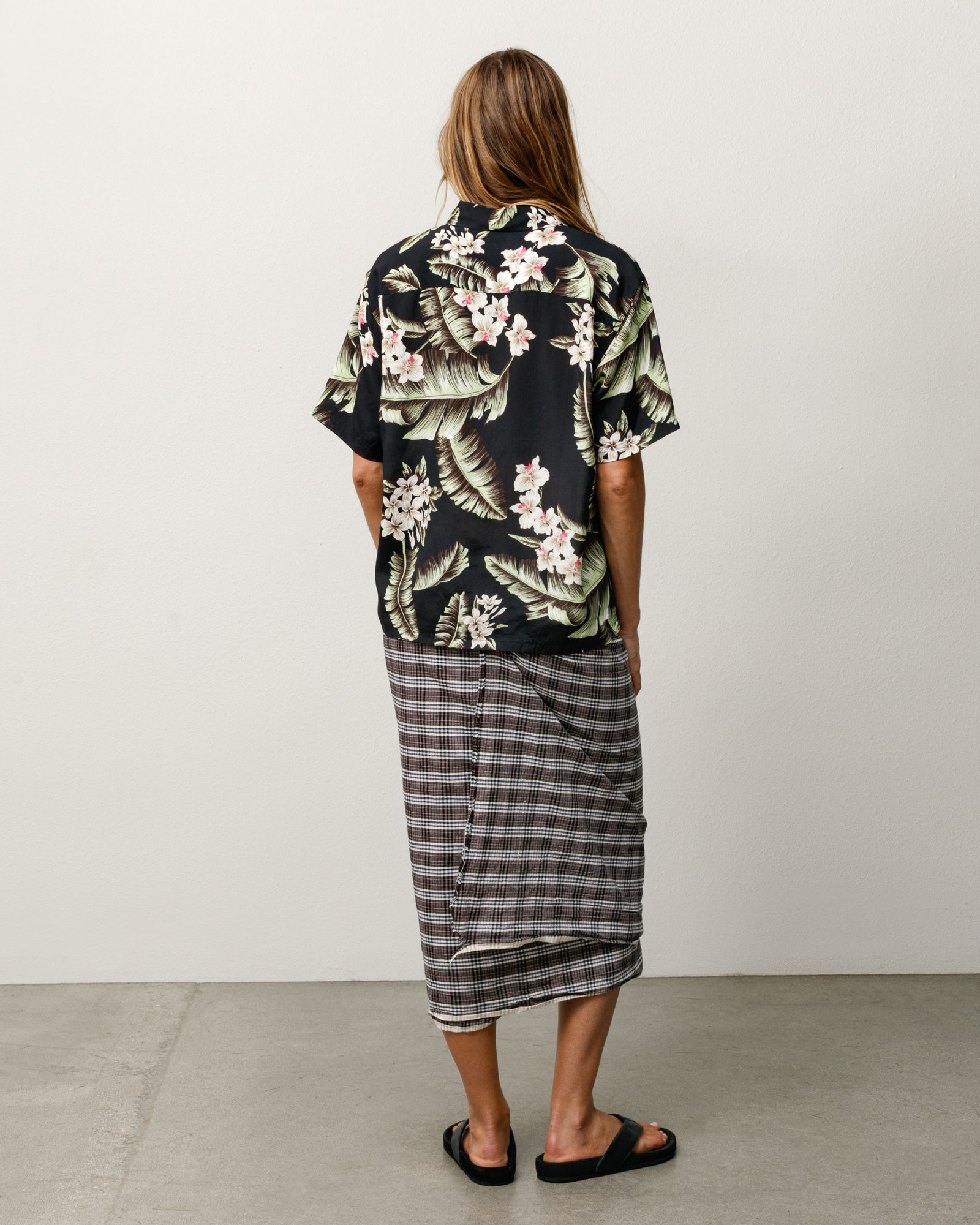 Hawaiian Floral Ss Shirt – Black | Tops & Shirts | Stüssy