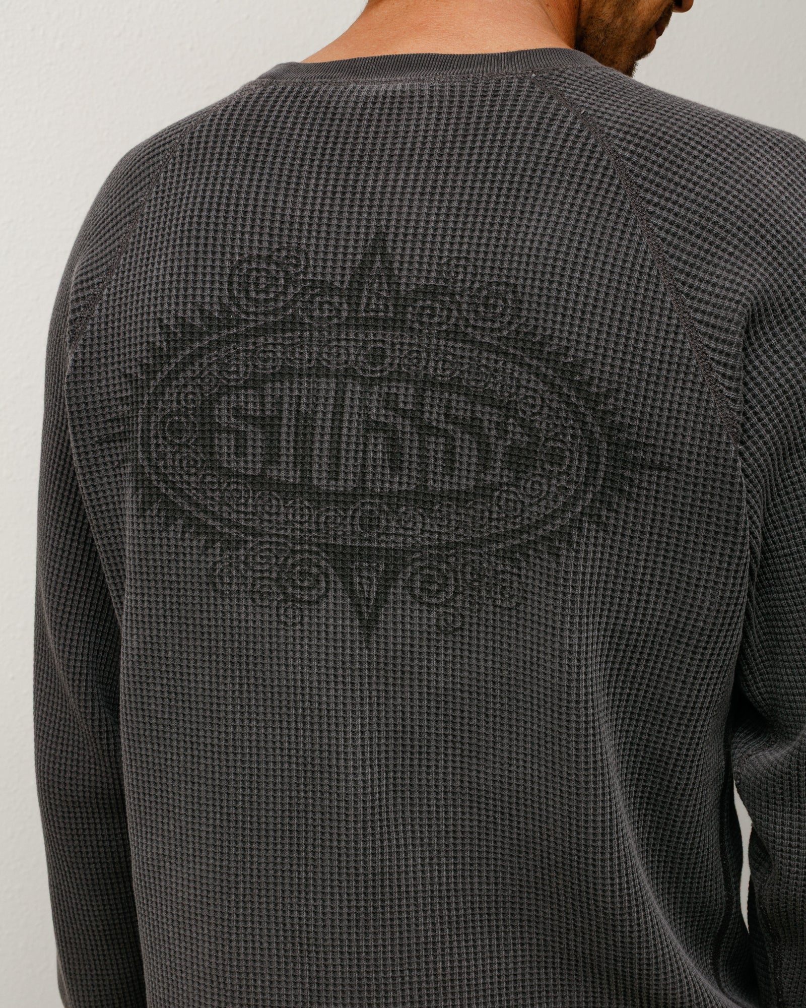 Mantra Raglan Thermal – Washed Black | Tops & Knits | Stüssy