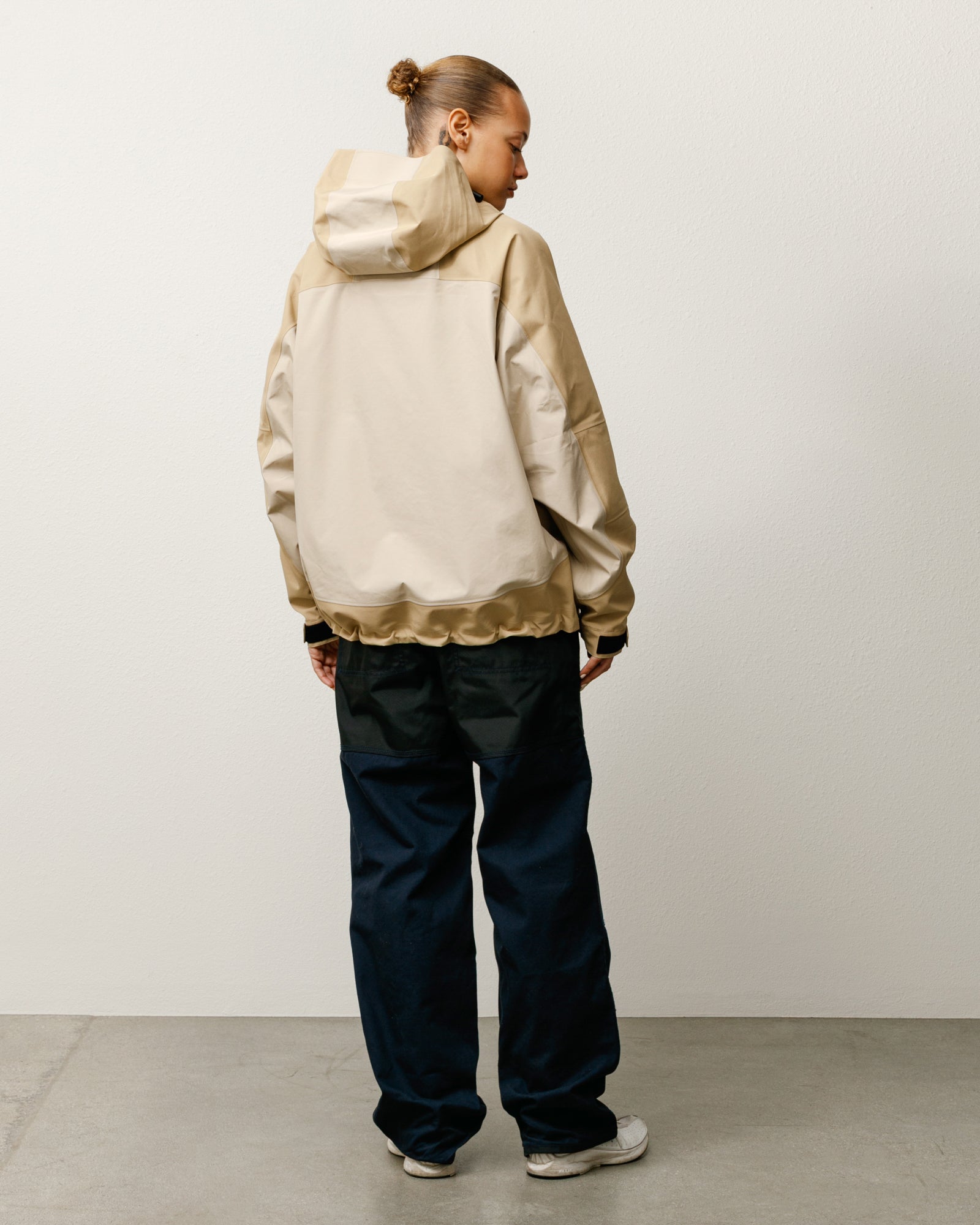 Gore-Tex® Guide Shell – Khaki | Outerwear | Stüssy