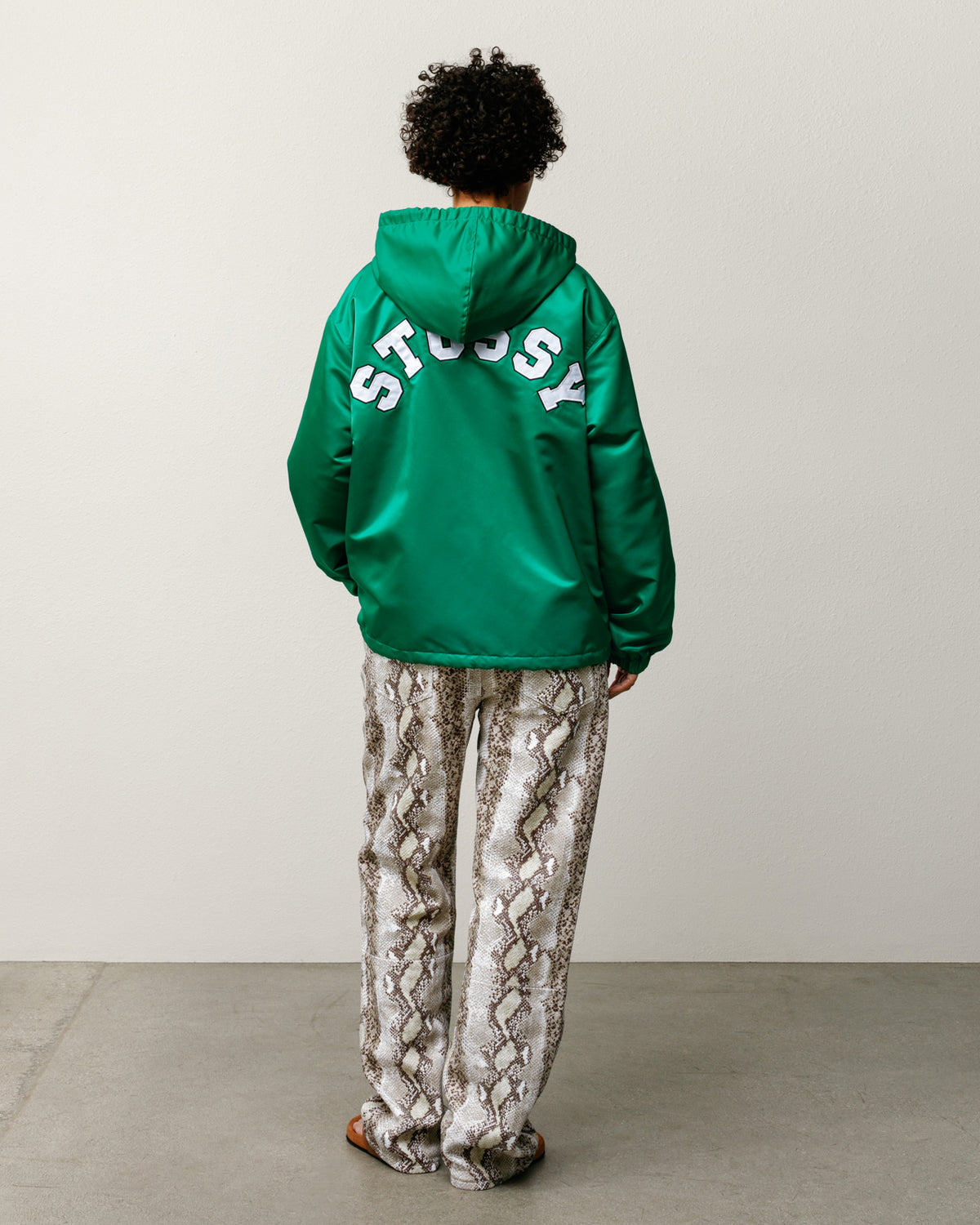 Hooded Coaches Jacket – Green | Outerwear | Stüssy display picture 1