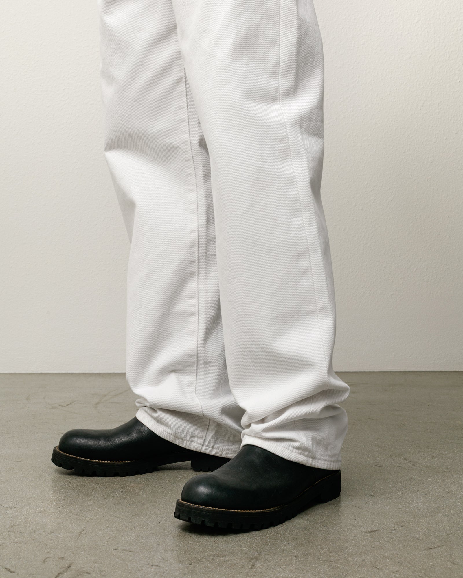 即購入OK stussy 白　ジーンズ　30インチ New Classic Jean Denim – White | Pants | Stüssy