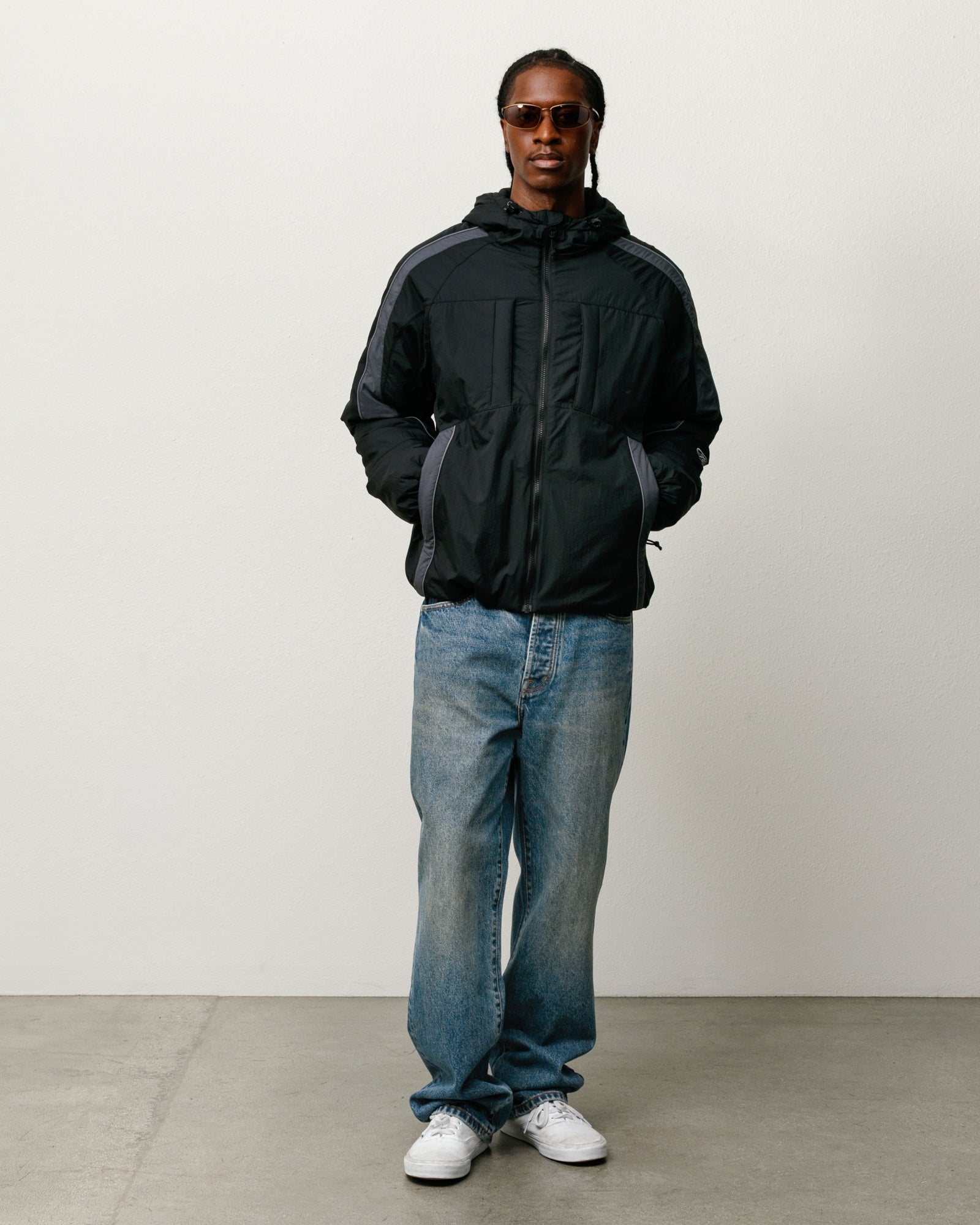 New Classic Jean denim unisex, straight cut mid-rise in Dark Wash Indigo