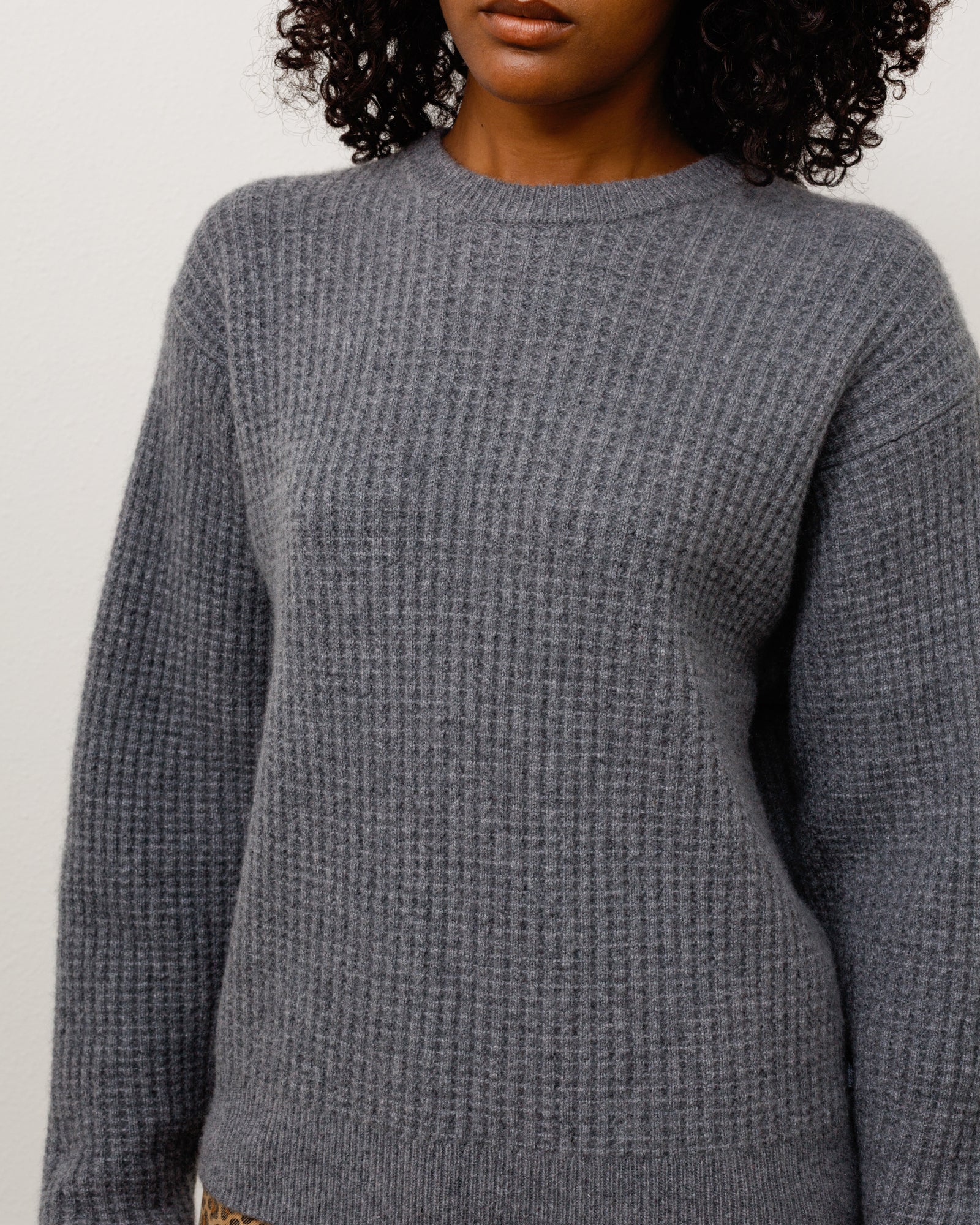 Waffle Cashmere Sweater Unisex Long Sleeve In Charcoal