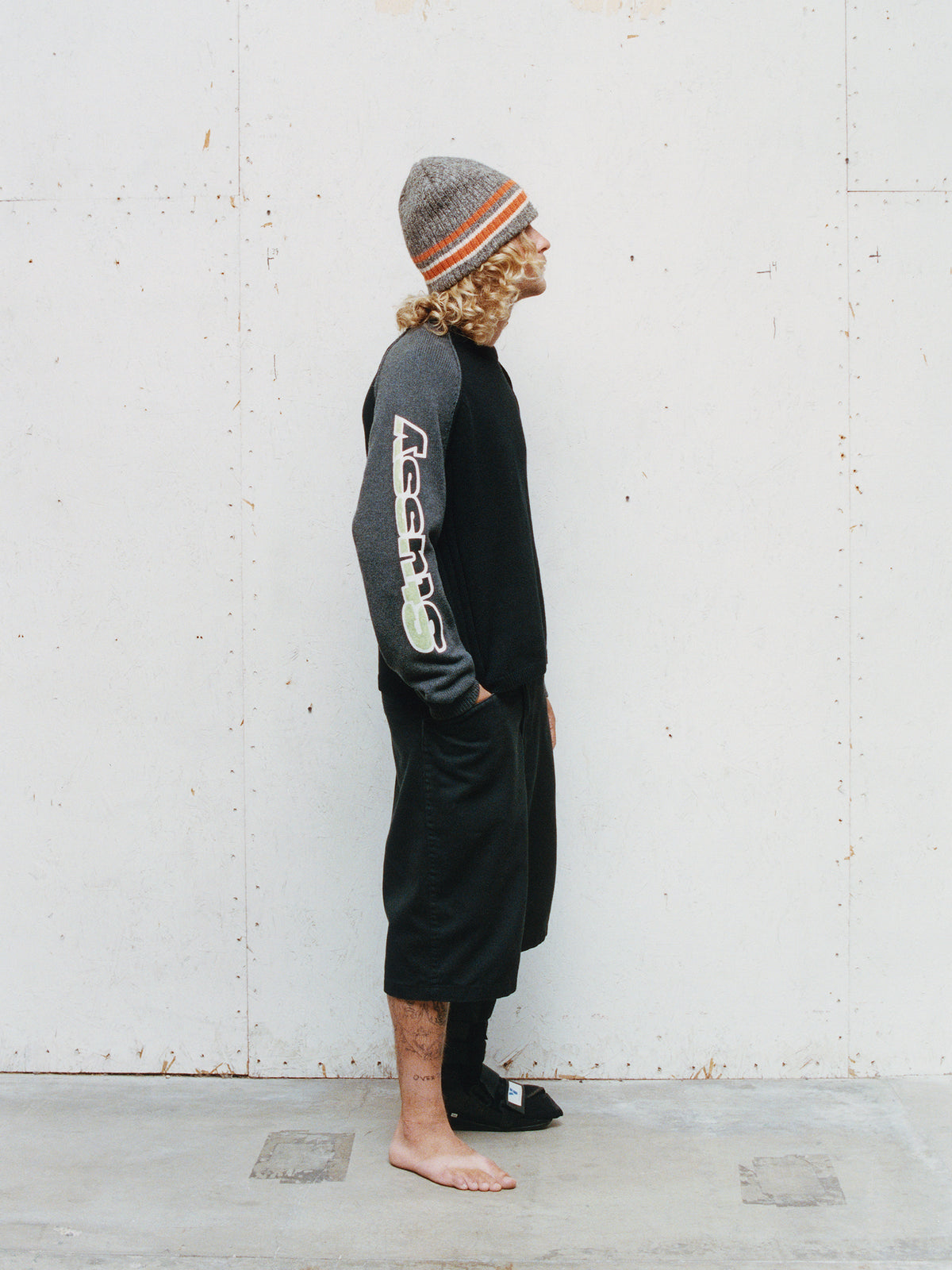 Two Tone Raglan Sweater Unisex Long Sleeve In Black