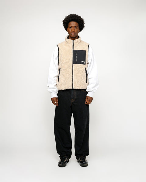 Sherpa Reversible Vest in beige – Stüssy