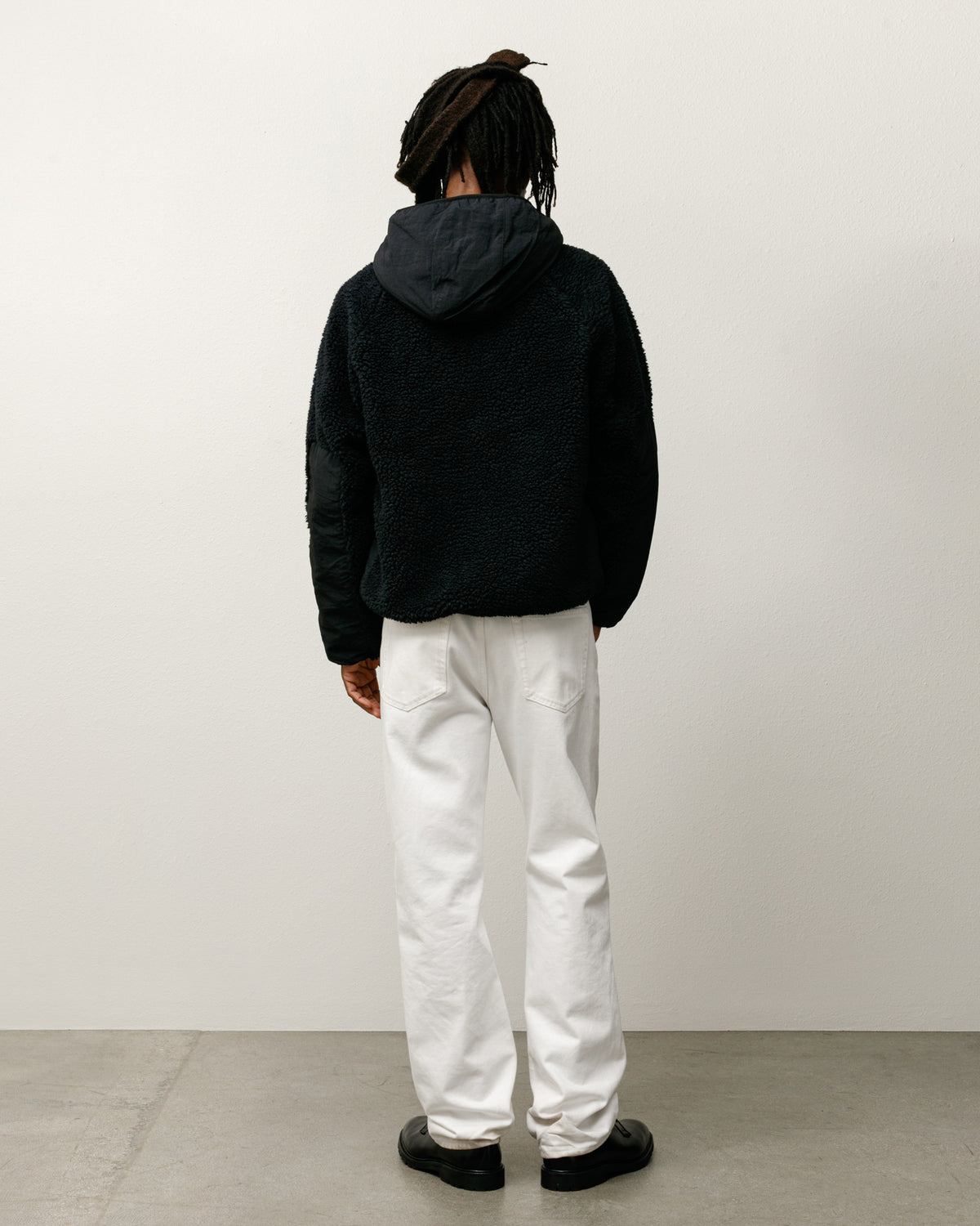 Sherpa Paneled Hooded Jacket – Black | Outerwear | Stüssy