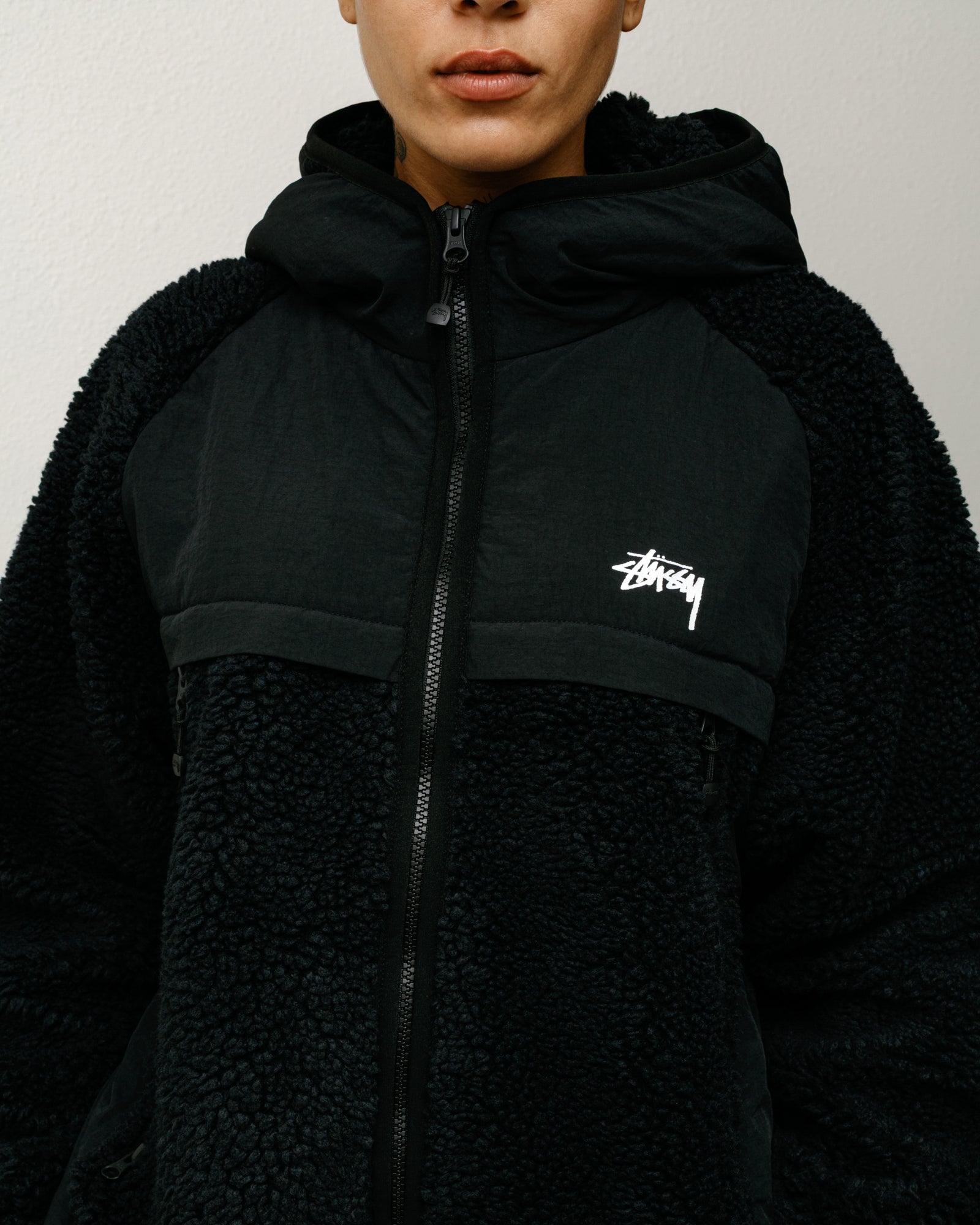 Sherpa Paneled Hooded Jacket – Black | Outerwear | Stüssy