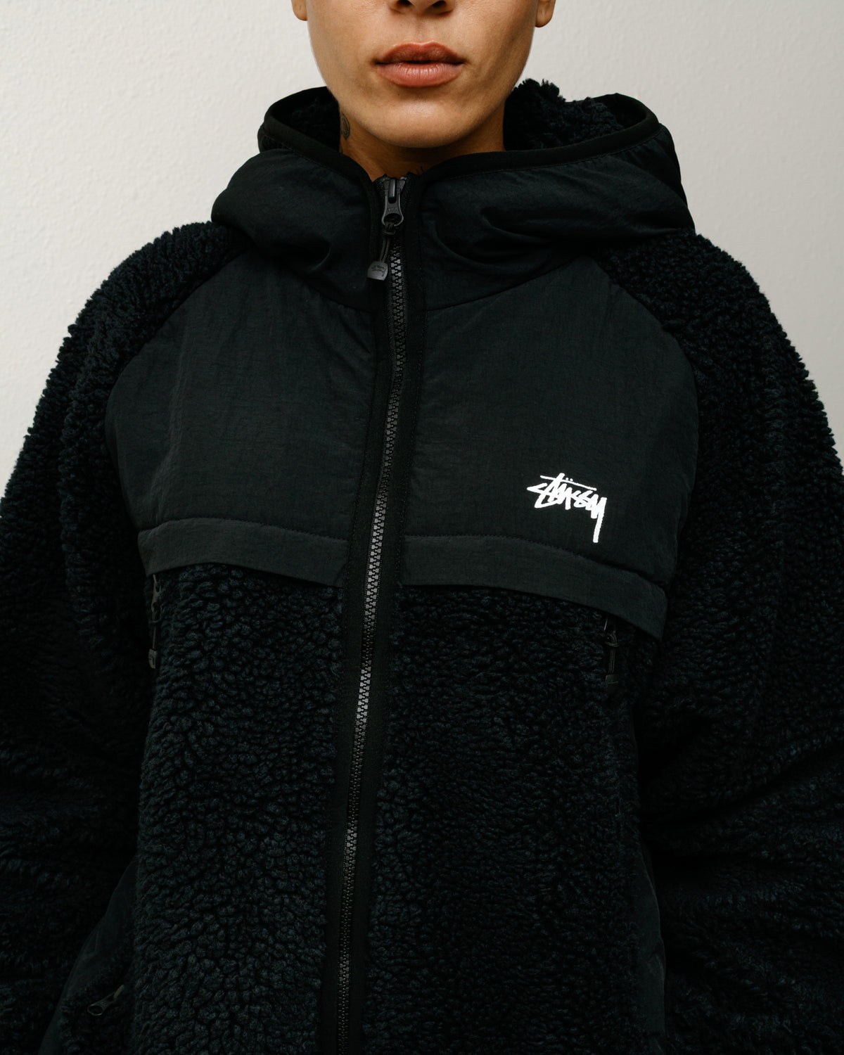 Sherpa Paneled Hooded Jacket – Black | Outerwear | Stüssy