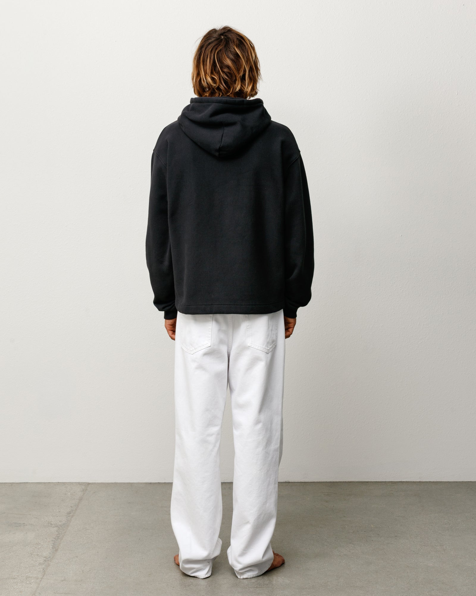 Oval Pullover Hood in Black