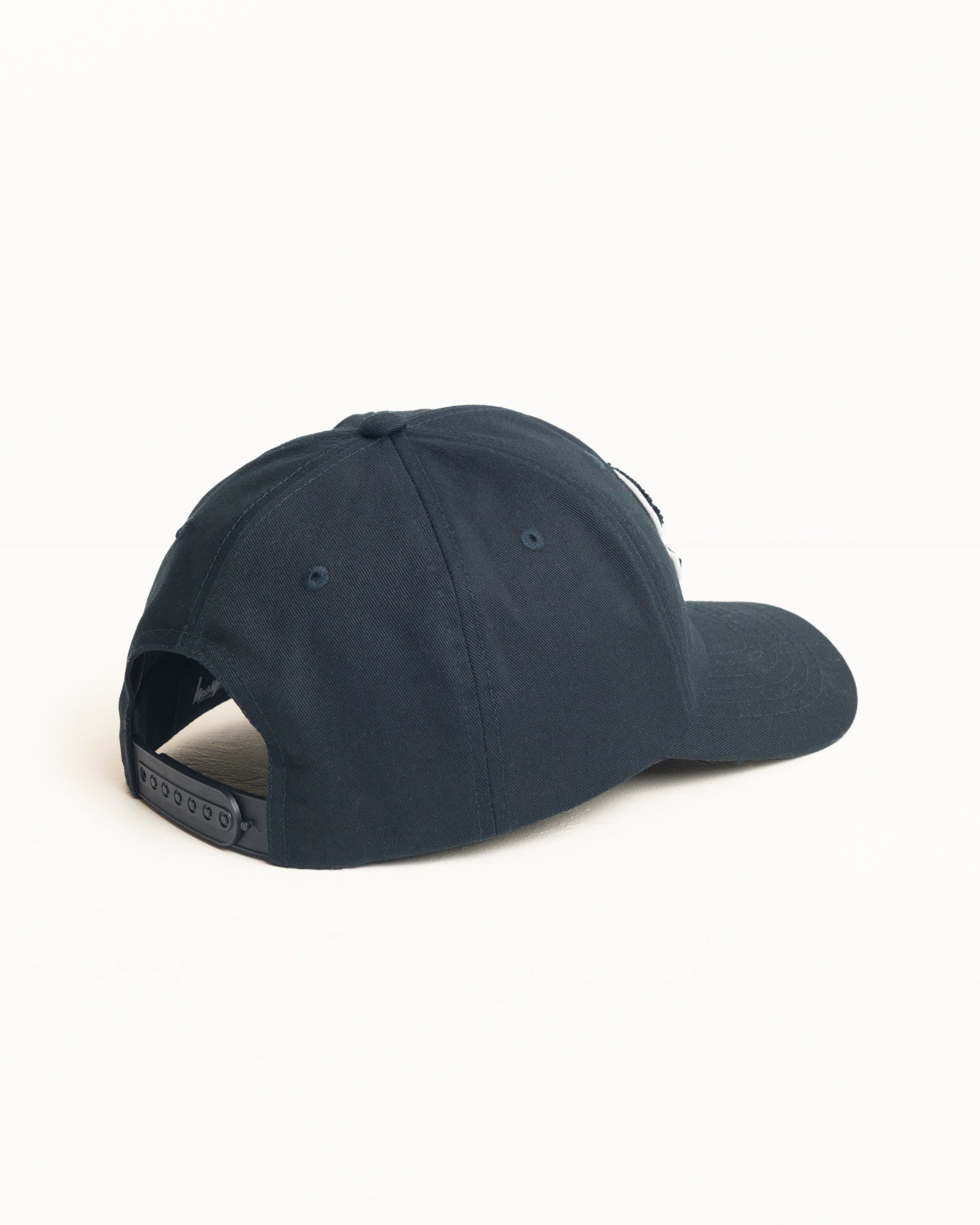 CHENILLE S SNAPBACK CAP - Onyx | Headwear | Stüssy