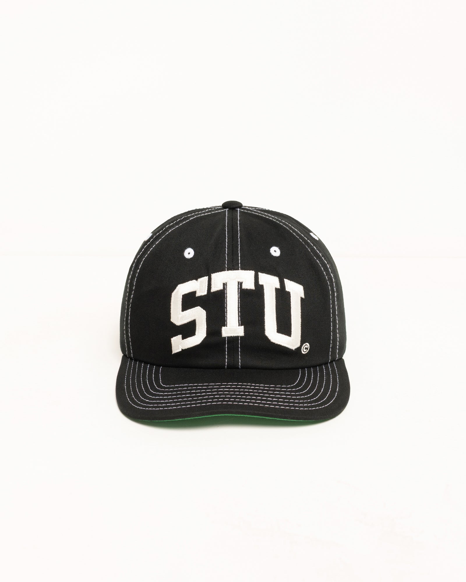 Stu Arch Strapback Cap Accessories In True Black