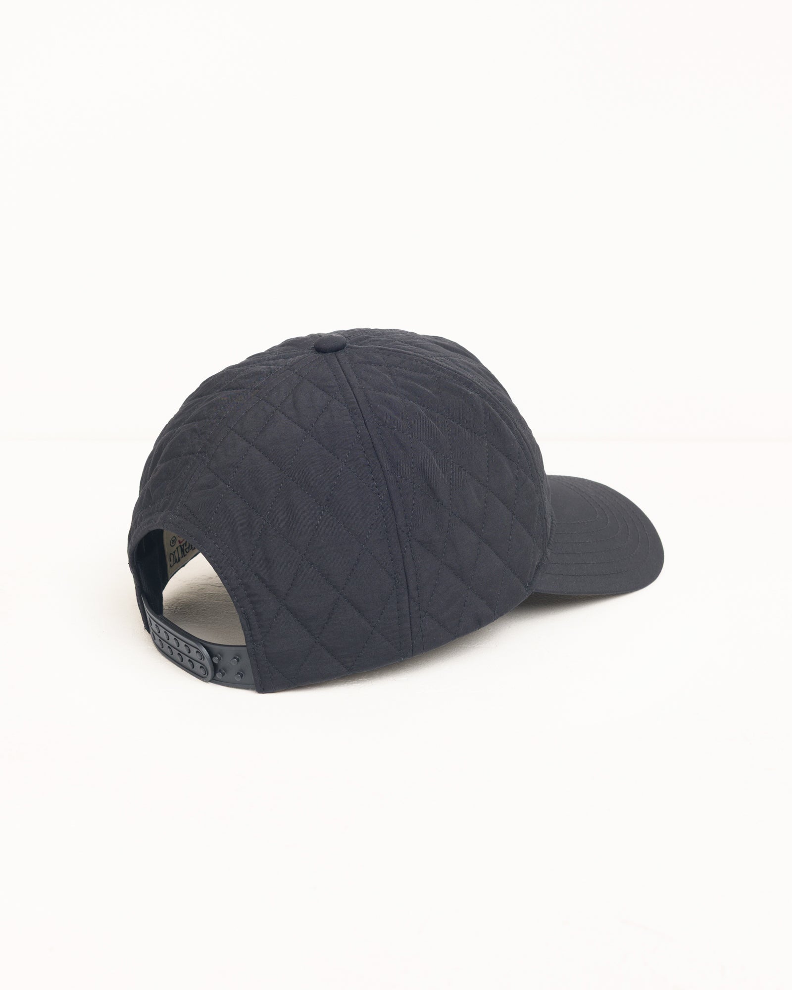 Md Quilted Surfwalk Cap Unisex In Black