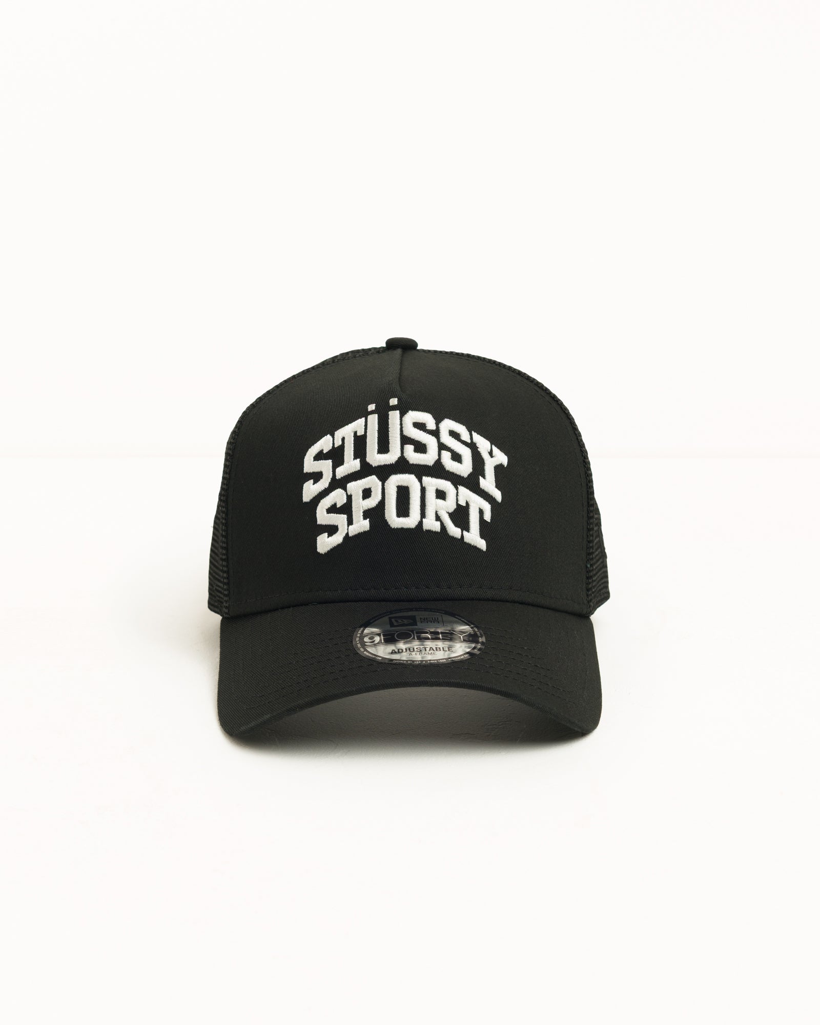 Stüssy 9FORTY Sport Trucker Cap in Black