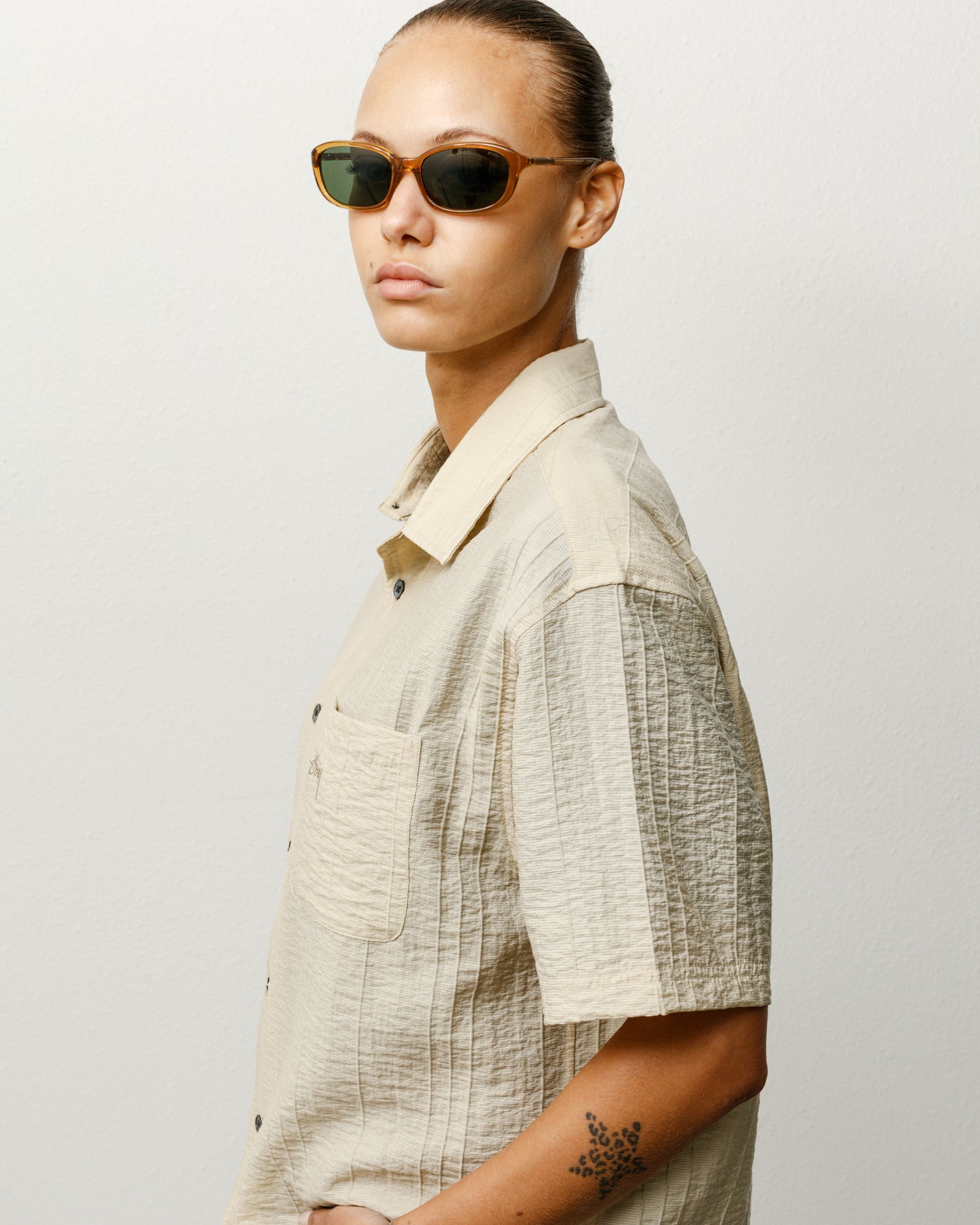 Eli Sunglasses Accessories In Honey/dark Green Lens