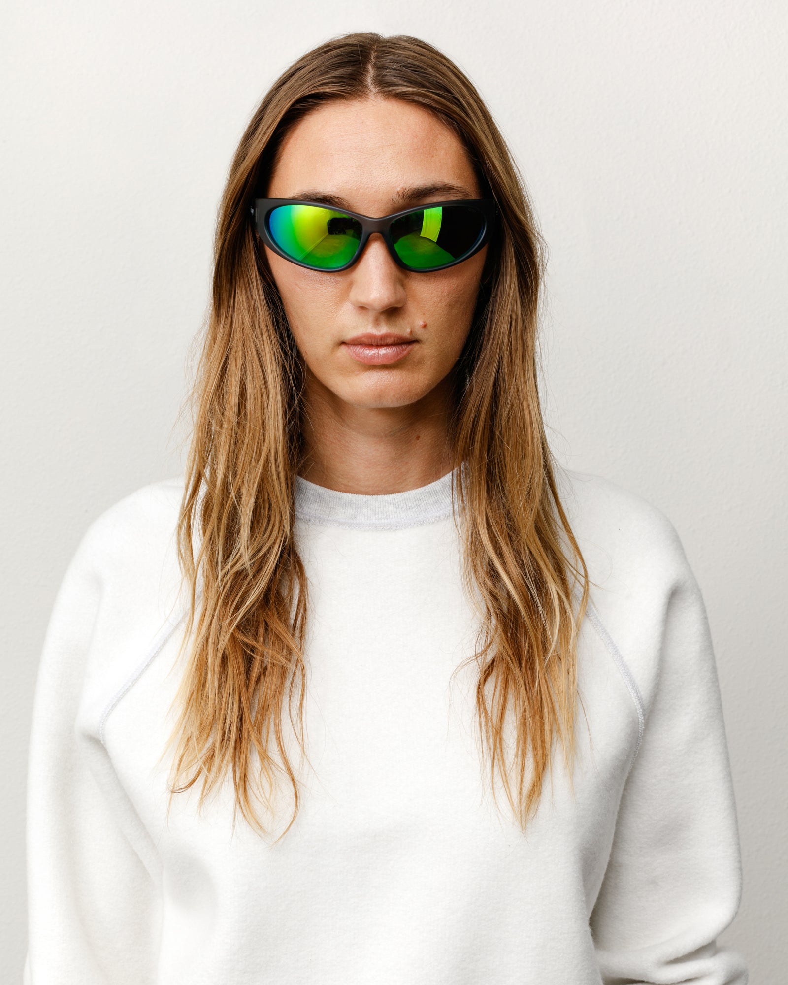 ライトイヤーズ LIGHTYEARS ミンガス ペンダントランプ モスグリーン系 Adrian Sunglasses – Frost Grey/Green Mirror Lens | Eyegear | Stüssy