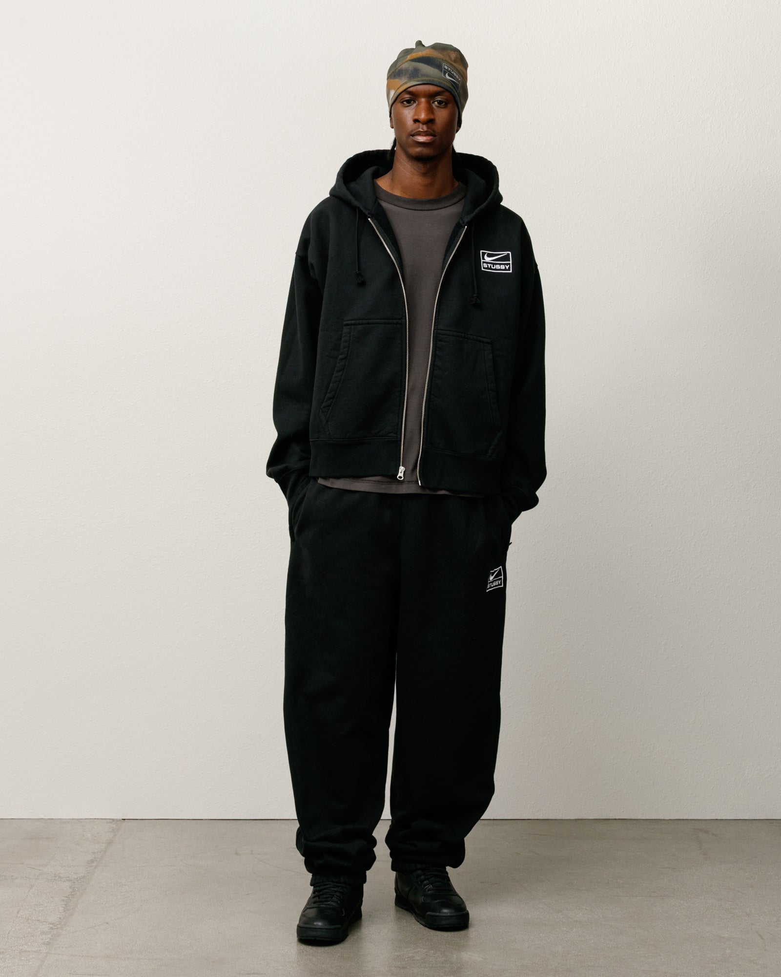 パンツ Stussy x Nike Stone Washed Fleece Pant Stüssy & Nike Stone Washed Fleece Pant – Dark Cinder